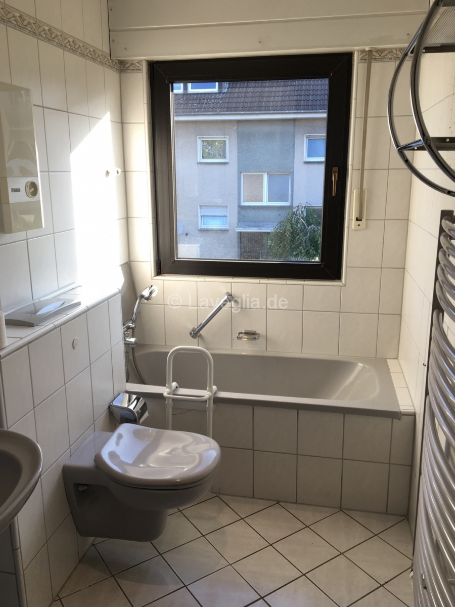 Badezimmer vor der Sanierung